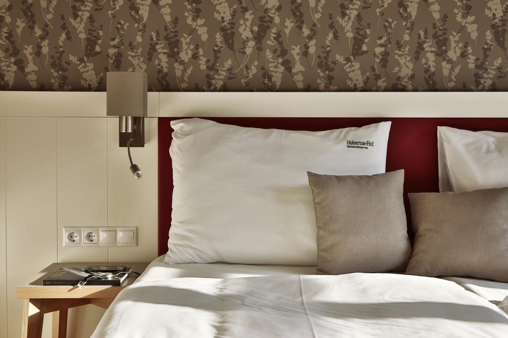 Hubertus Hof Landhotel Balatonfenyves Habitación foto